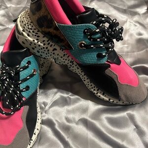 Steve Madden Women's Pink and Teal Sneakers Size 10